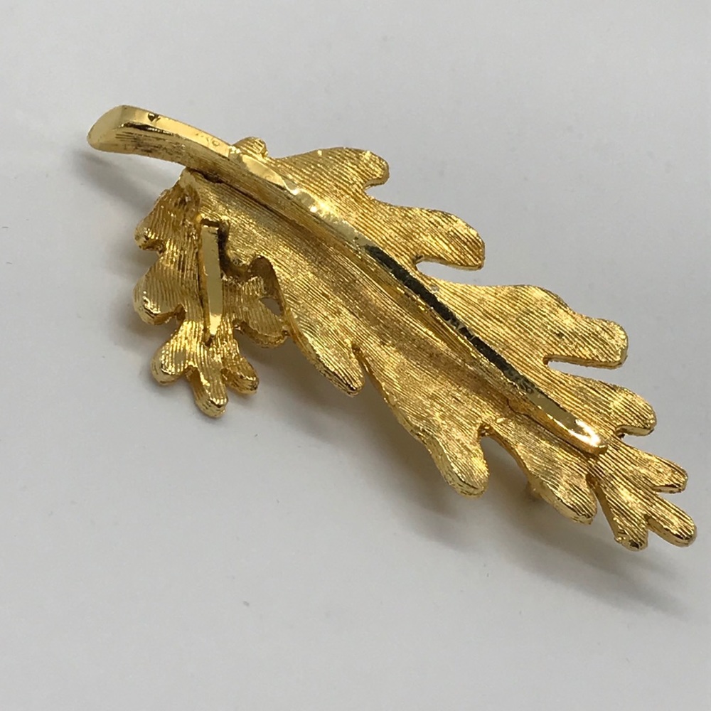 VTG NWOT Beautiful Textured Gold Leaf Pin